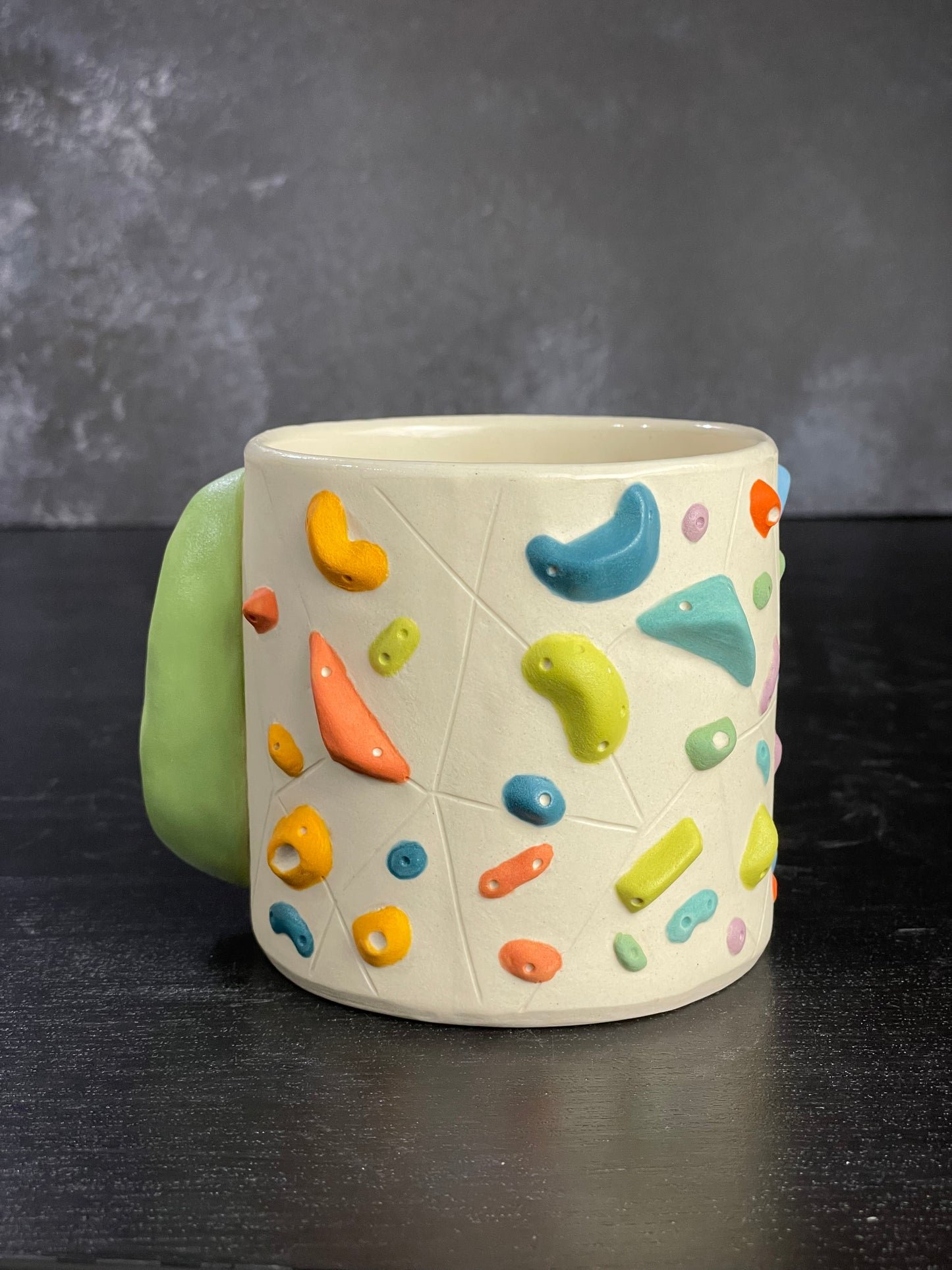 White Climbing Cup with Hold Handle - GREEN