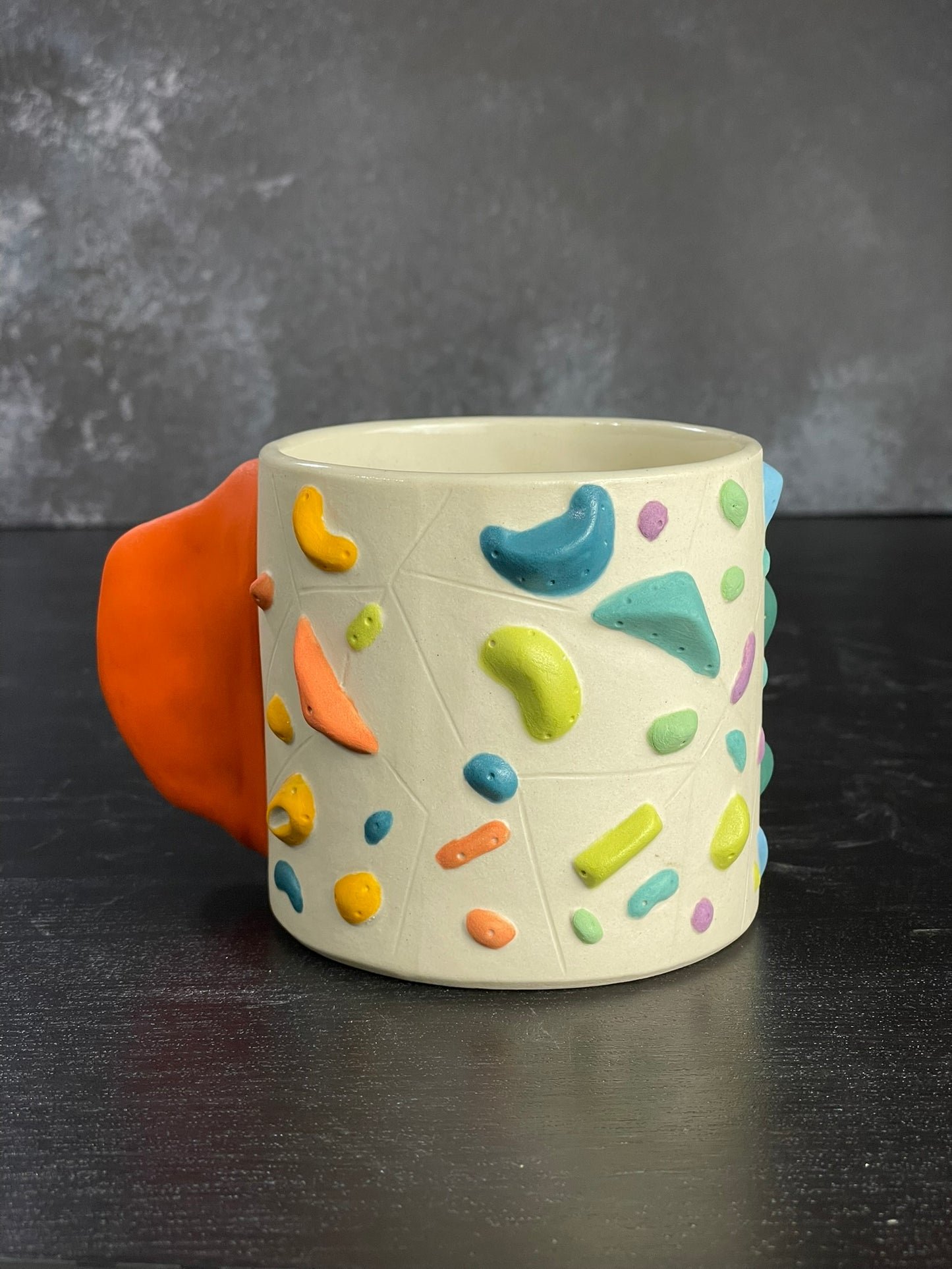 Detailed Holds - White Climbing Cup with Hold Handle - RED 12oz